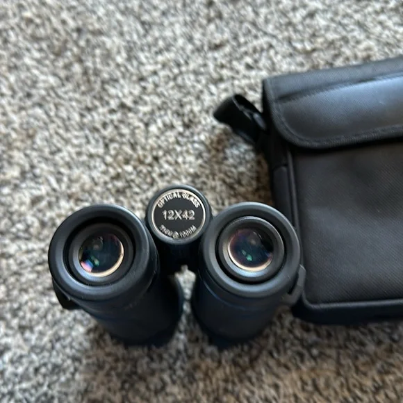 Cayzor Binoculars- 12X42 - 114M @ 1000M - Picture 3 of 3